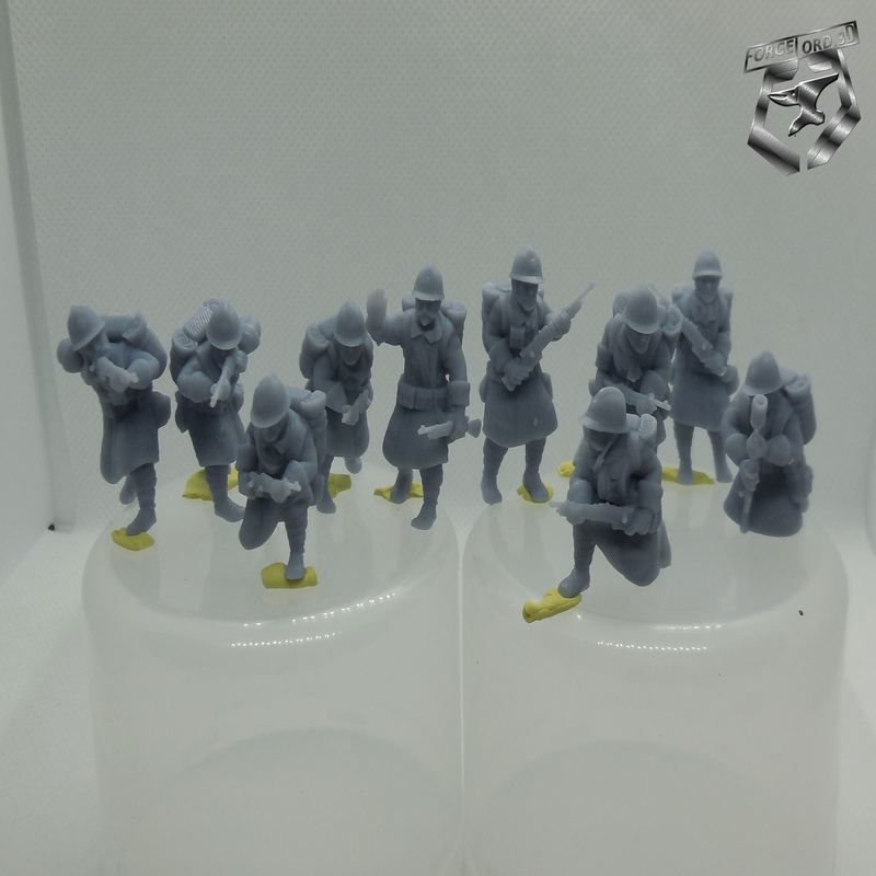 French Squad Closed Coat-Eskice-Miniature-WWII-historical-figurine-3d-miniatures-tabletop-rpg
