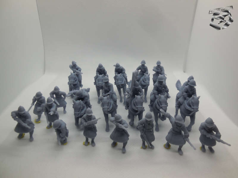 WWII-French-mounted-riders-and-unmounted--Figurines-3D-miniatures-Eskice-Miniature-historical-WW-II-1