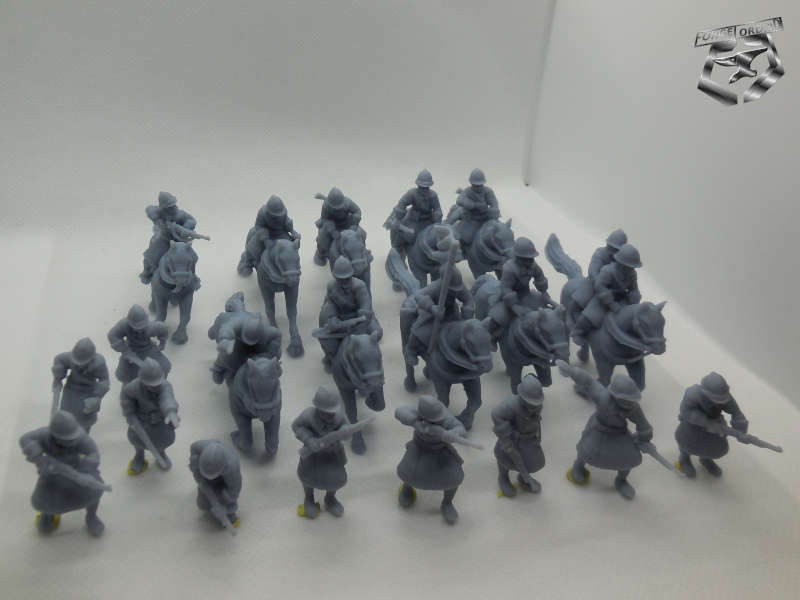 WWII-French-mounted-riders-and-unmounted--Figurines-3D-miniatures-Eskice-Miniature-historical-WW-II-3